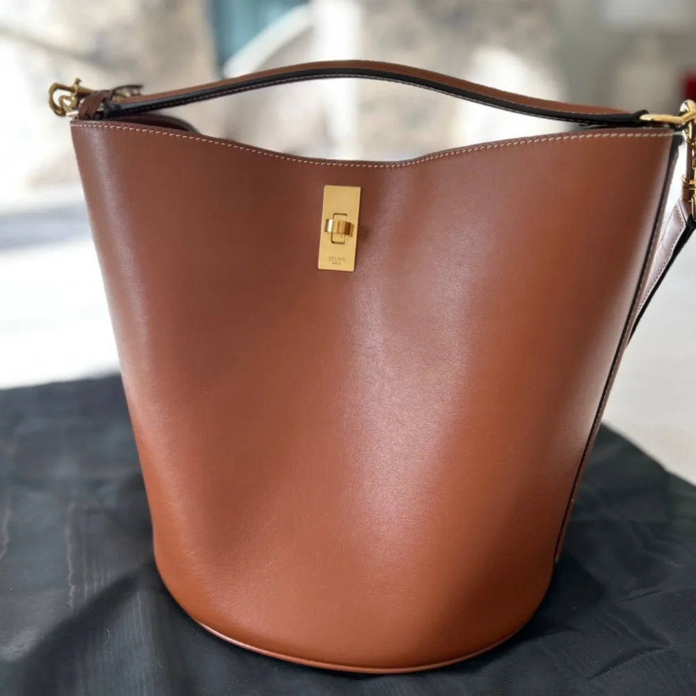 CELINE Bucket 16 Bag Smooth Calfskin Tan - Picture 2 of 11